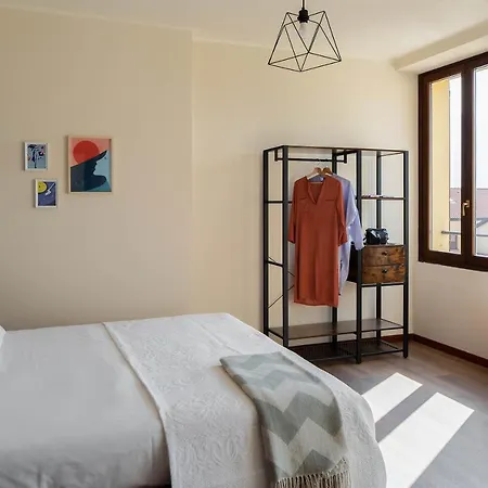 Brother's Como Lake Apartman