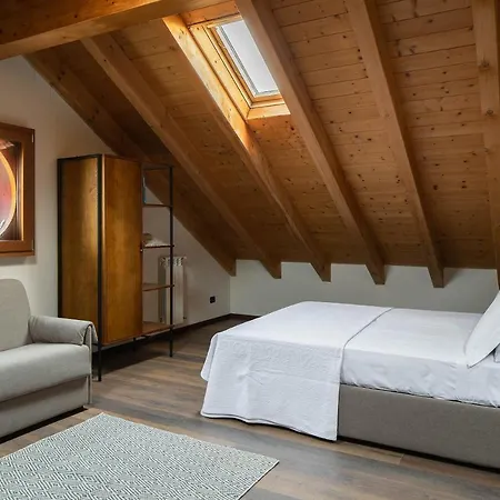 Brother's Como Lake Apartman Acquaseria