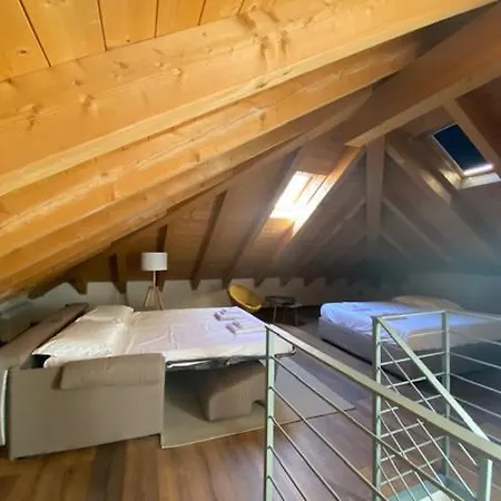 Brother's Como Lake Acquaseria