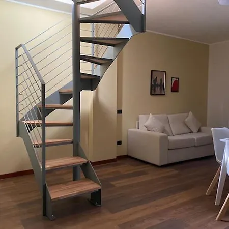 Brother's Como Lake Apartman Acquaseria